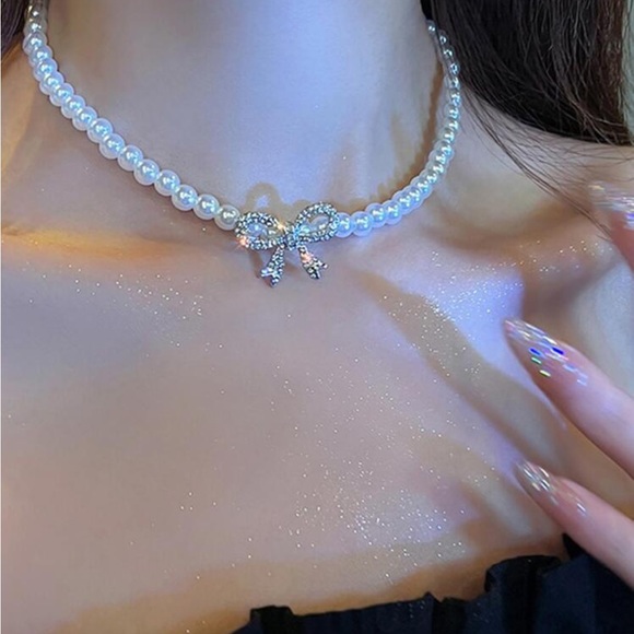 Pearl Rhinestone Necklace ❤️ - Picture 3 of 3